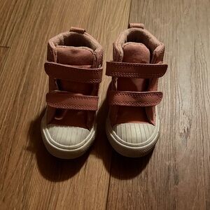 Little Kids Double-Velcro High-Top Converse Sneakers in Dusty Pink